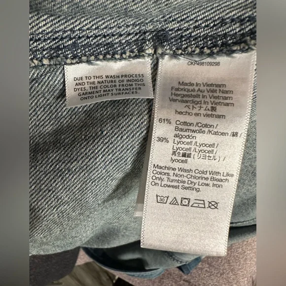 Madewell Pleated Midi Shirtdress in Billings Wash: Airy Denim Edition Sz 8 EUC - Picture 11 of 12